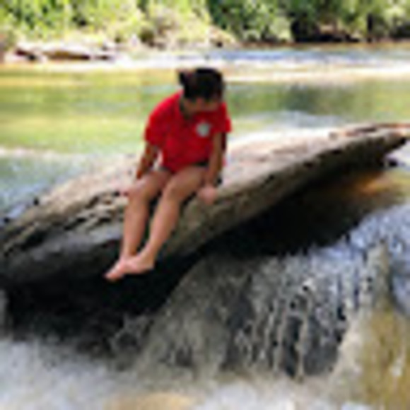 Meet your Posher, Alexandra - Picture 1 of 1